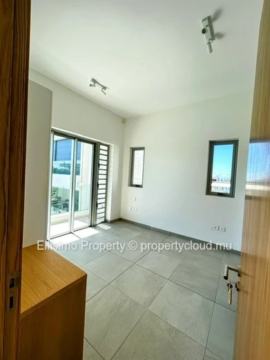Elegant 2-Bedroom Ensuite Apartment with Resort-Style Facilities – Rs 80,000 Fully Furnished