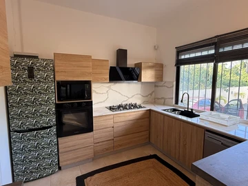 6 Bedroom Villa