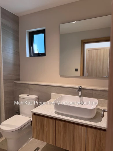 Apartments For Sale in Moka Smart City 