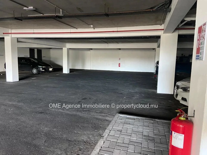 Office / Shop Space for Rent with Prime Location in Tamarin