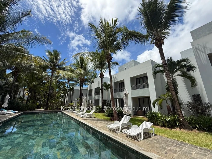 Furnished Triplex A Stone's Throw From The Lagoon