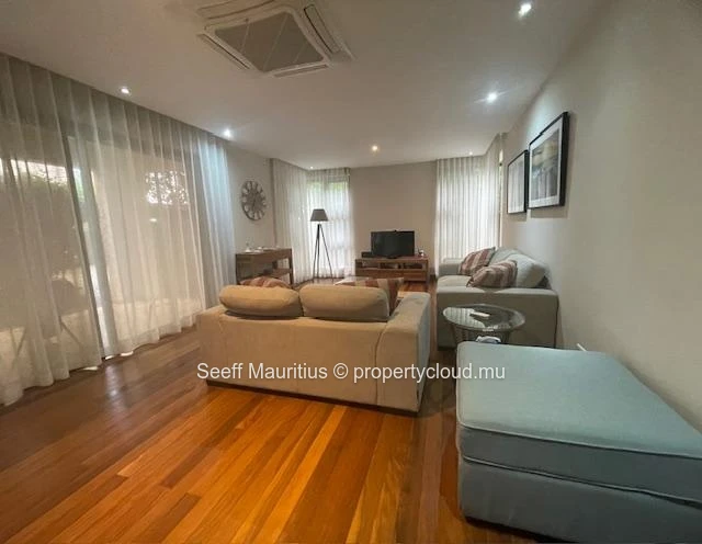 Appartement haut standing avec jardin privatif et piscine – Quartier résidentiel