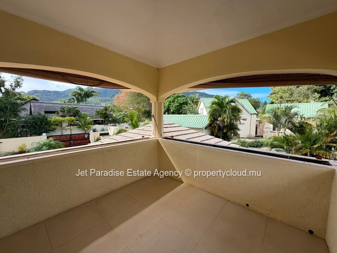 Stunning 4-Bedroom Villa with pool