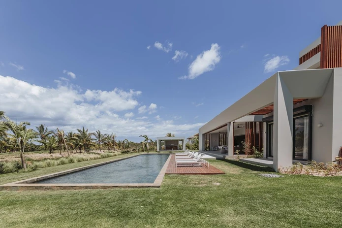 Villa de luxe à vendre à Mont Choisy Golf Estate, Île Maurice. Plus de 1 000 m² habitables, 6 chambres en suite, mais...