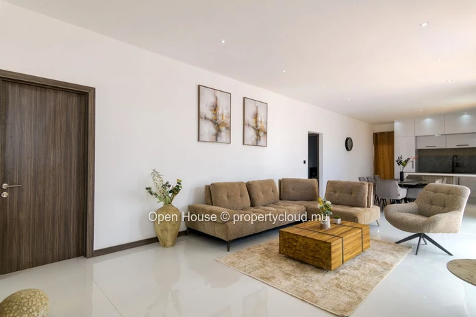 A LOUER - Villa - Grand Baie, 128m², 3 chambres, piscine privée, meublée, climatisée, à Rs 175.000