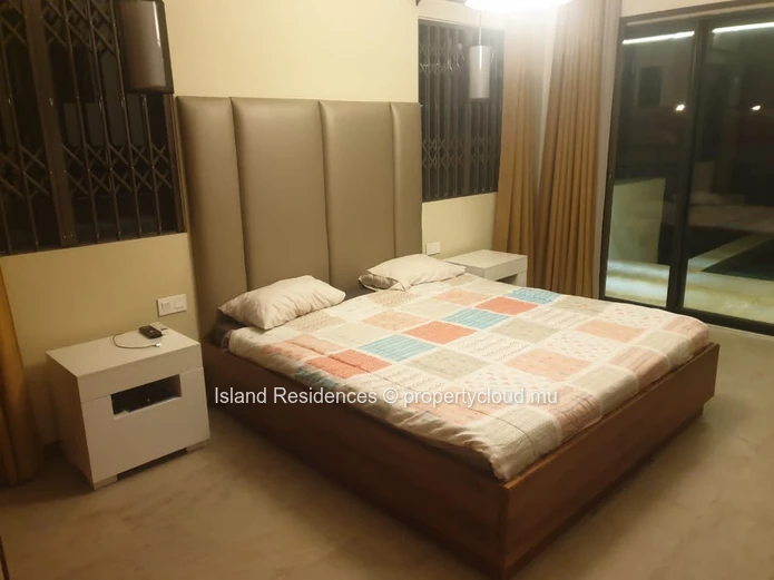 Fully furnished and well equipped modern villa with 6 bedrooms, pool and garage in a secure residence