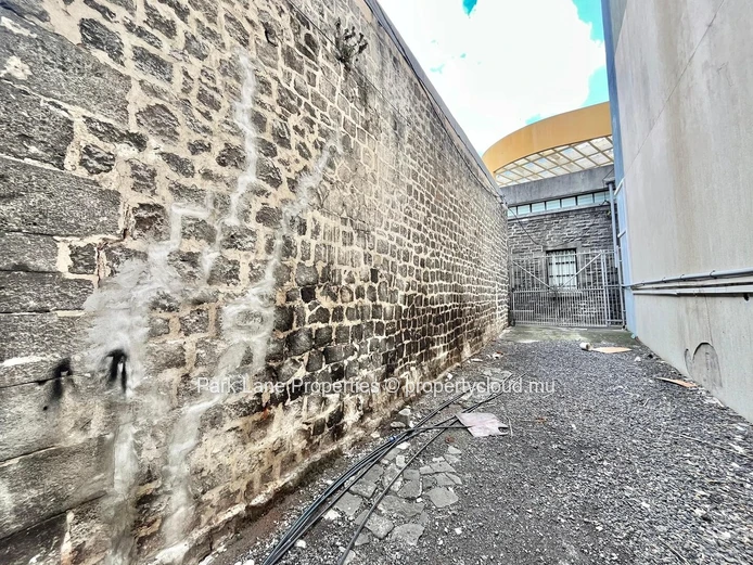 Immeuble Commercial de Premier Choix à Vendre – Port Louis