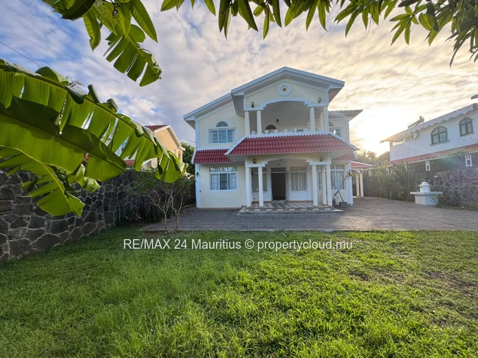 4 Bedroom House in Pointe Aux Canonniers | Freestanding
