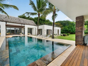 5 Bedroom Villa