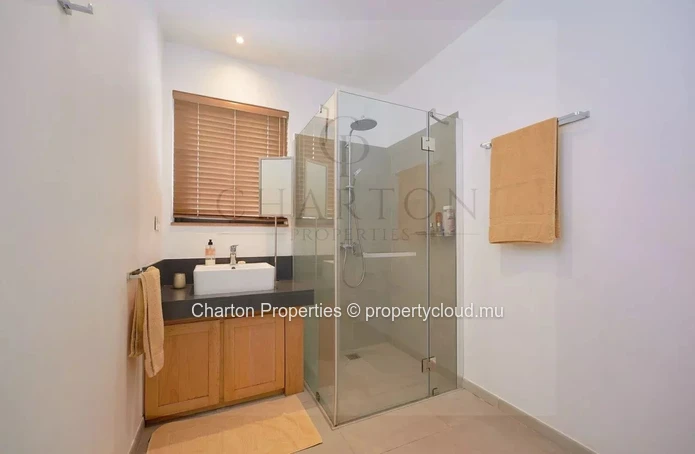 Appartement de prestige 3 chambres en rez-de-jardin entre élégance et douceur côtière