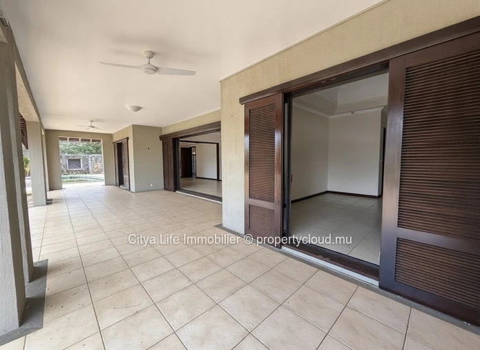 Exceptional IRS Villa with Mountain Views – Tamarin
