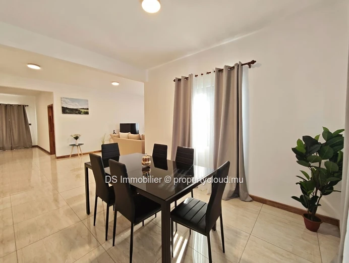 For Rent – 4-Bedroom Villa – Vale – North 