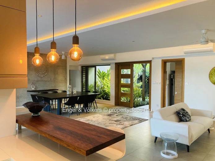 A beautiful home on the fairway