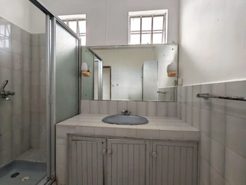 7 Bedroom House