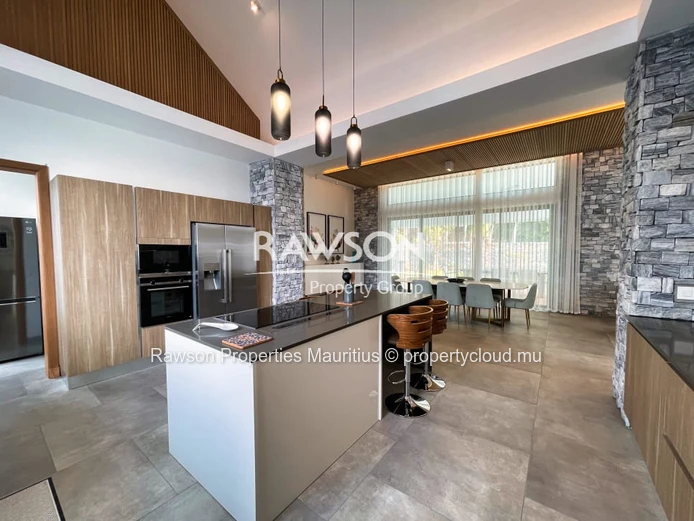 4 Bedroom Luxury Villa | Pool & Garden | Péreybère | Accessible To Foreigners | €