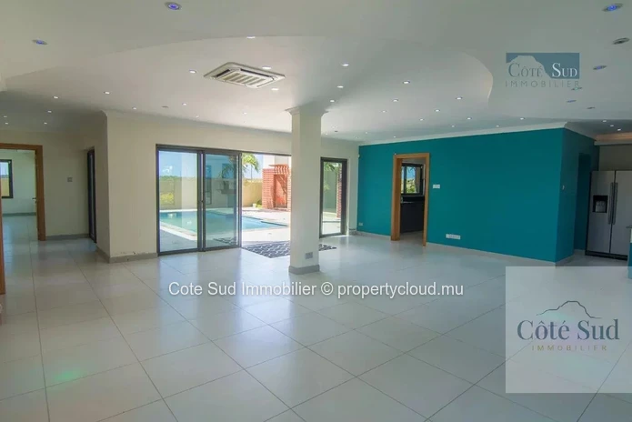 Superbe villa moderne à Beau Vallon avec piscine