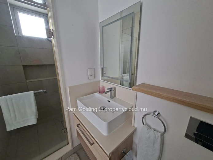 Grand Gaube – Penthouse à louer – Pam Golding Mauritius