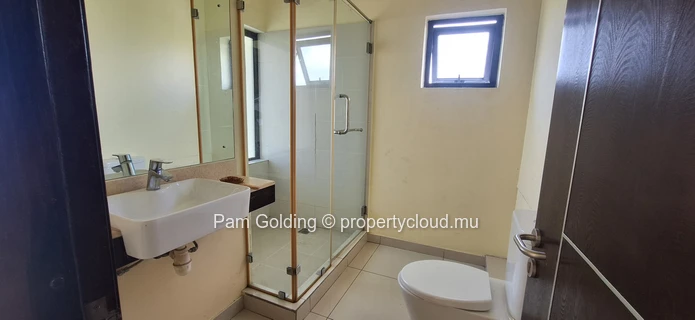 TO RENT – LUXURY PENTHOUSE DUPLEX | Le Méritt, Sodnac, Quatre-Bornes (Sole Mandate)