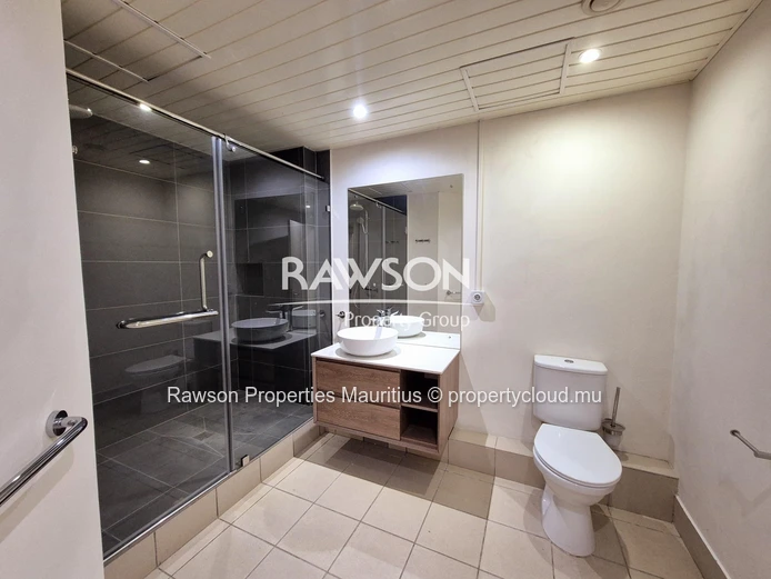 177m² Office To Let in Grande Rivière Noire