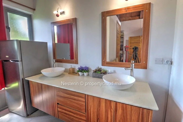 Elegant balinese-style villa on 675m² land