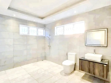 4 Bedroom Villa
