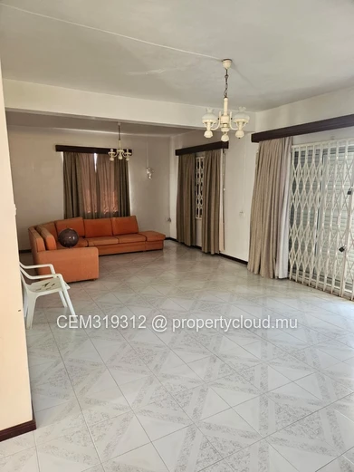 Maison 4 Chambres à Vendre – Coromandel 