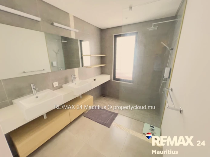 3 Bedrooms Penthouse | Private Jacuzzi | Shared Pool | Fully Furnished