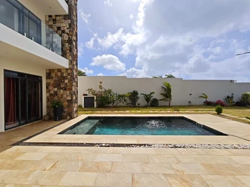 5 Bedroom Villa