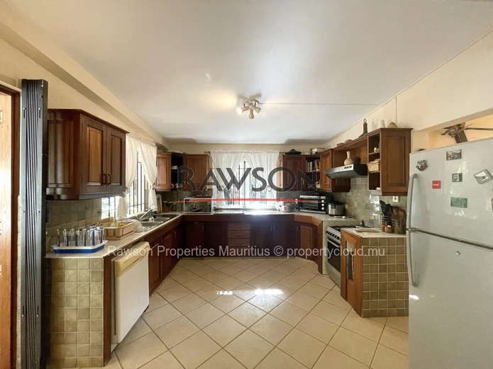 Development Opportunity: Exceptional Property of 7596M2 in  Poste Lafayette