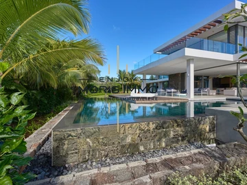 5 Bedroom Villa