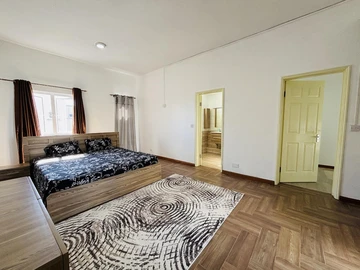 3 Bedroom Townhouse, Duplex