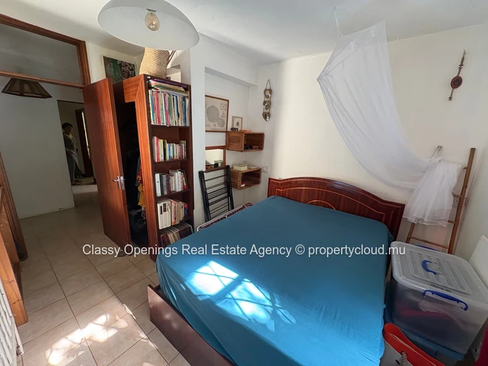 Charming 4-Bed Villa in Curepipe with Veranda & Garden