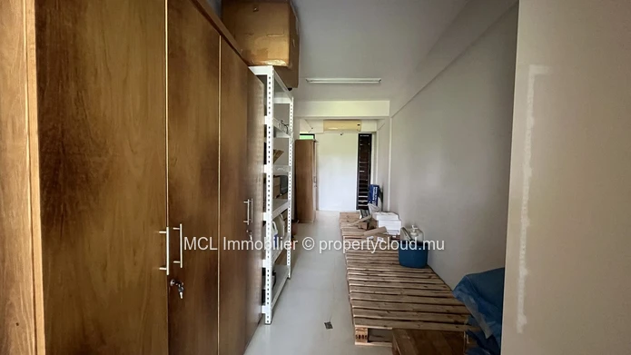 Bureau de 152 m² à vendre à Ébène