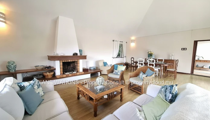 Large Family House for sale in Floréal 