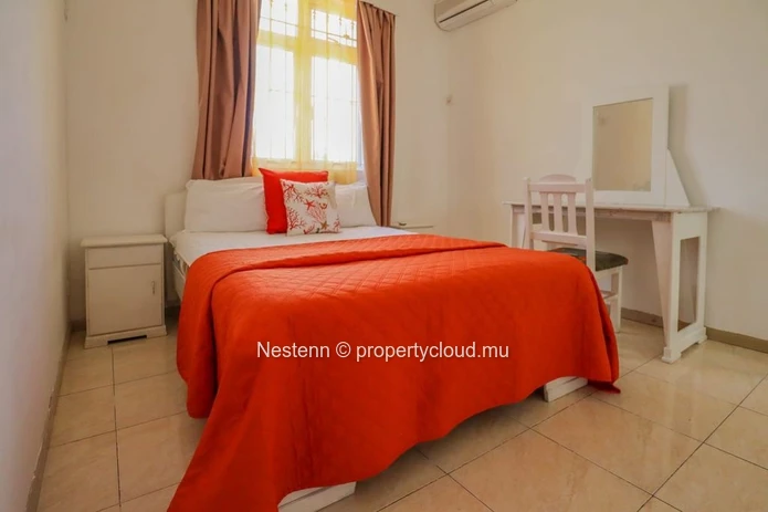 Appartement de 3 chambres à seulement 2 minutes de la plage, avec tout le confort moderne et piscine.