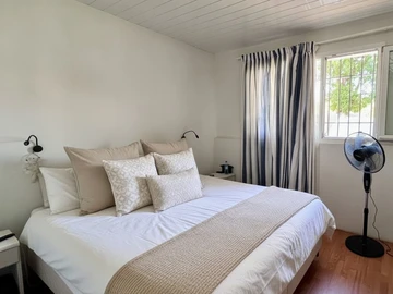 6 Bedroom House