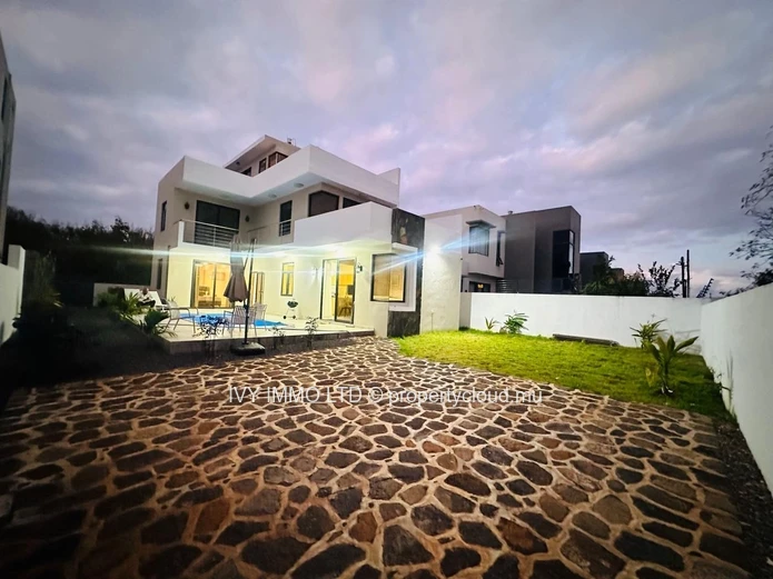 Villa For Rent – Grand Baie, Chemin 20 Pieds