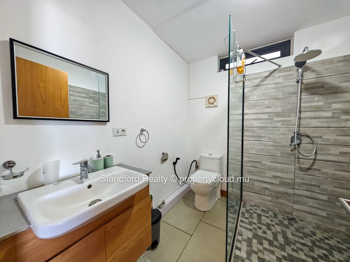 Appartement à Louer – 2 Chambres, Flic en Flac, Ouest