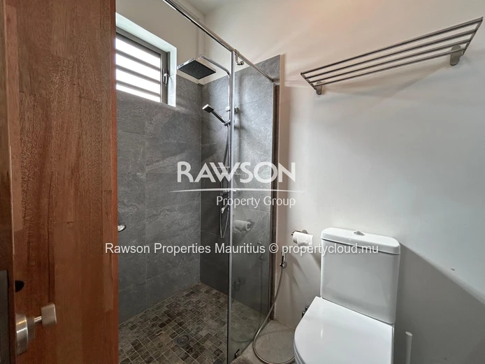 Appartement Moderne de 3 Chambres en Rez-de-Chaussée à Louer