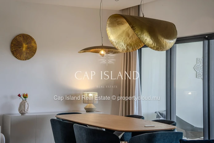 Exceptional penthouse with sea view in secure residence