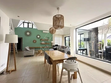 4 Bedroom Villa