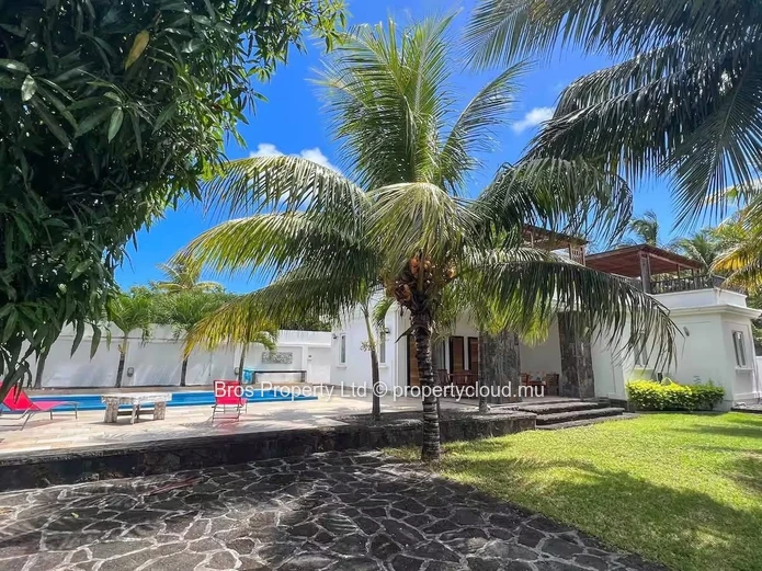 Stunning Villa with Tropical Garden & Private Pool - Grand Baie | Rs 28.5M