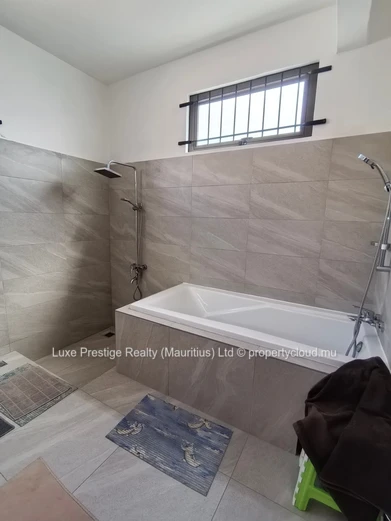 Duplex 3 chambres à Grand Baie | Résidence Beverly Hills | Entièrement meublé | Neuf | Rs 50,000