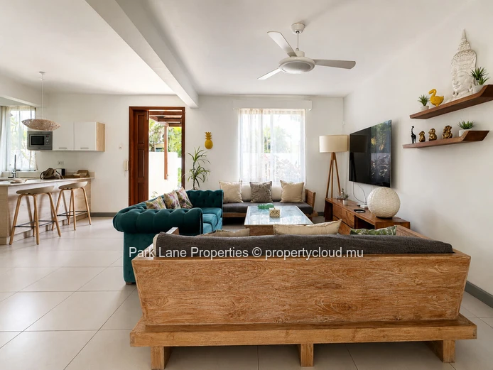 Charming Single-Storey 4-Bedroom Villa with Pool and Garden