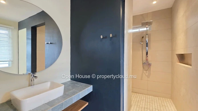 Furnished 2-Bedroom Apartment for Rent in Floreal