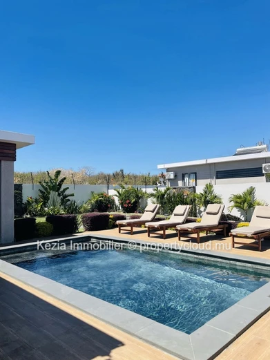 Contemporary Single-Storey Villa (Sole Mandate)