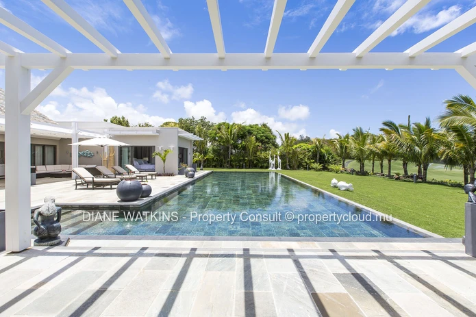 FOR SALE - Stunning 4 Bedroom Villa with Golf Views in Anahita