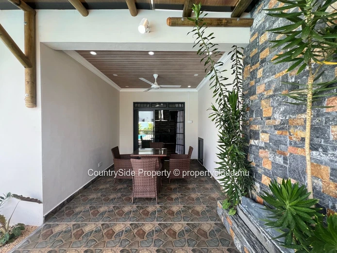Walking distance to the beach