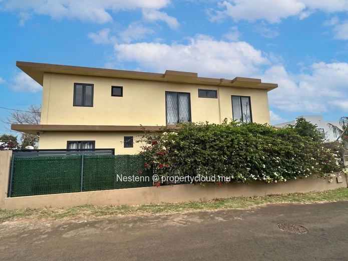  Belle Maison Semi-Meublée dans un Quartier Paisible  