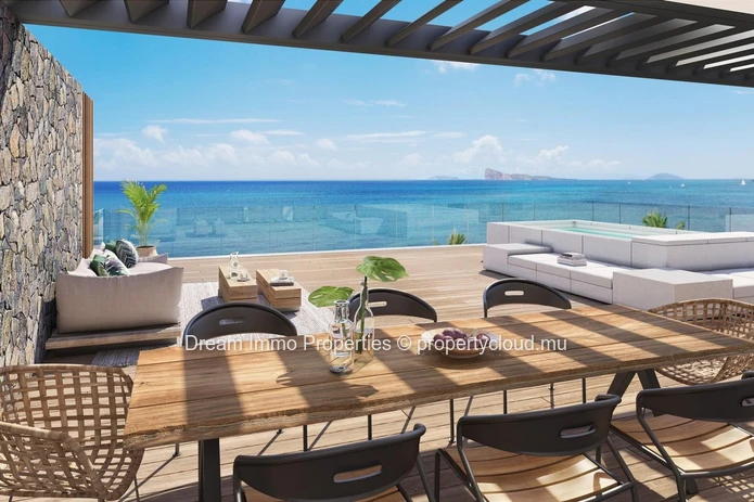 Stunning new 5-bedroom duplex loft with 180° sea view in Pointe aux Canonniers - Mauritius